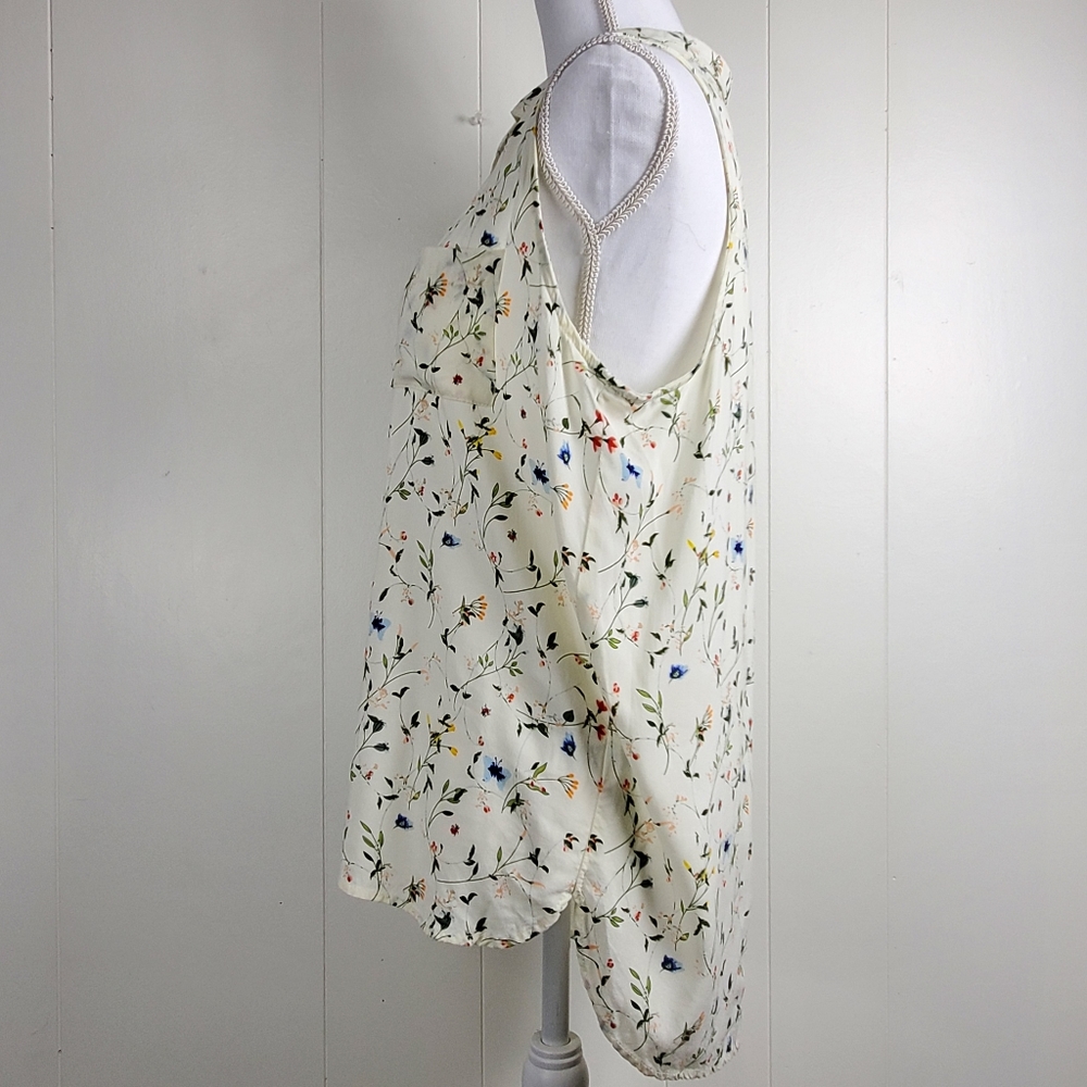 Just Living floral button front tank top size medium - Picture 3 of 10